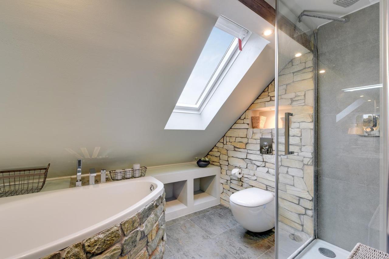 Grand - Wood Loft Apartment